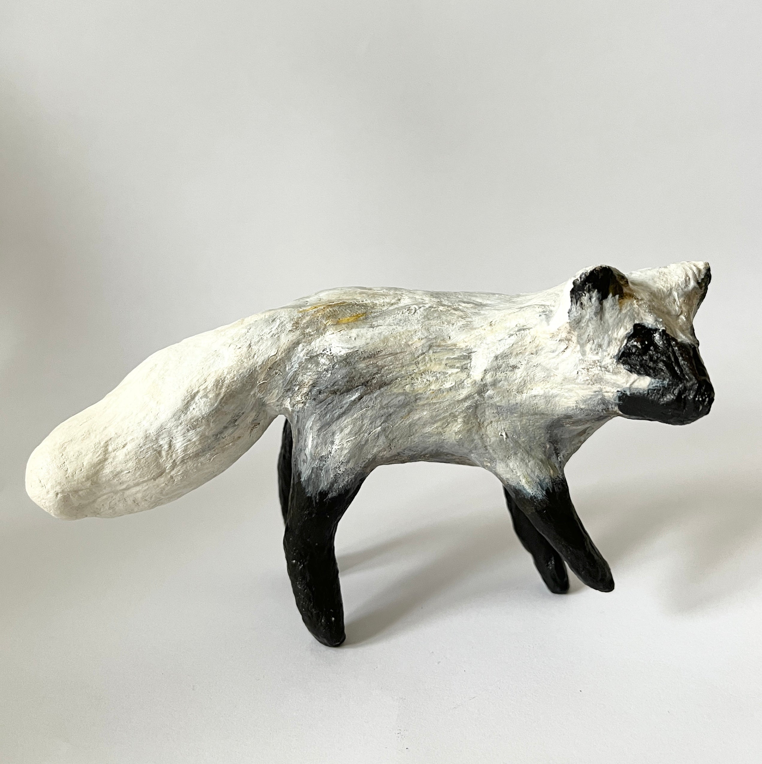 Fjällräv i pälsbyte - papier maché