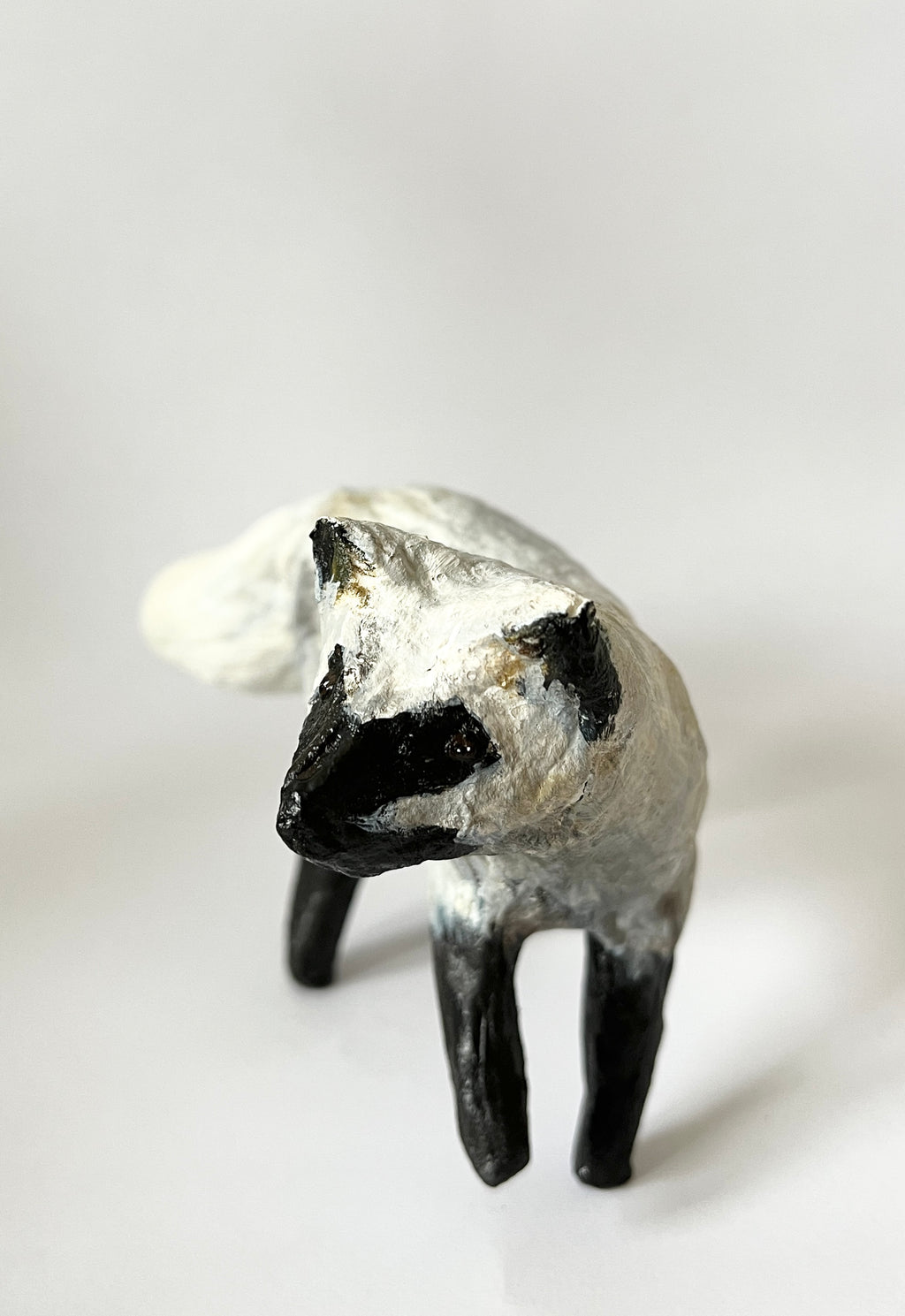 Fjällräv i pälsbyte - papier maché