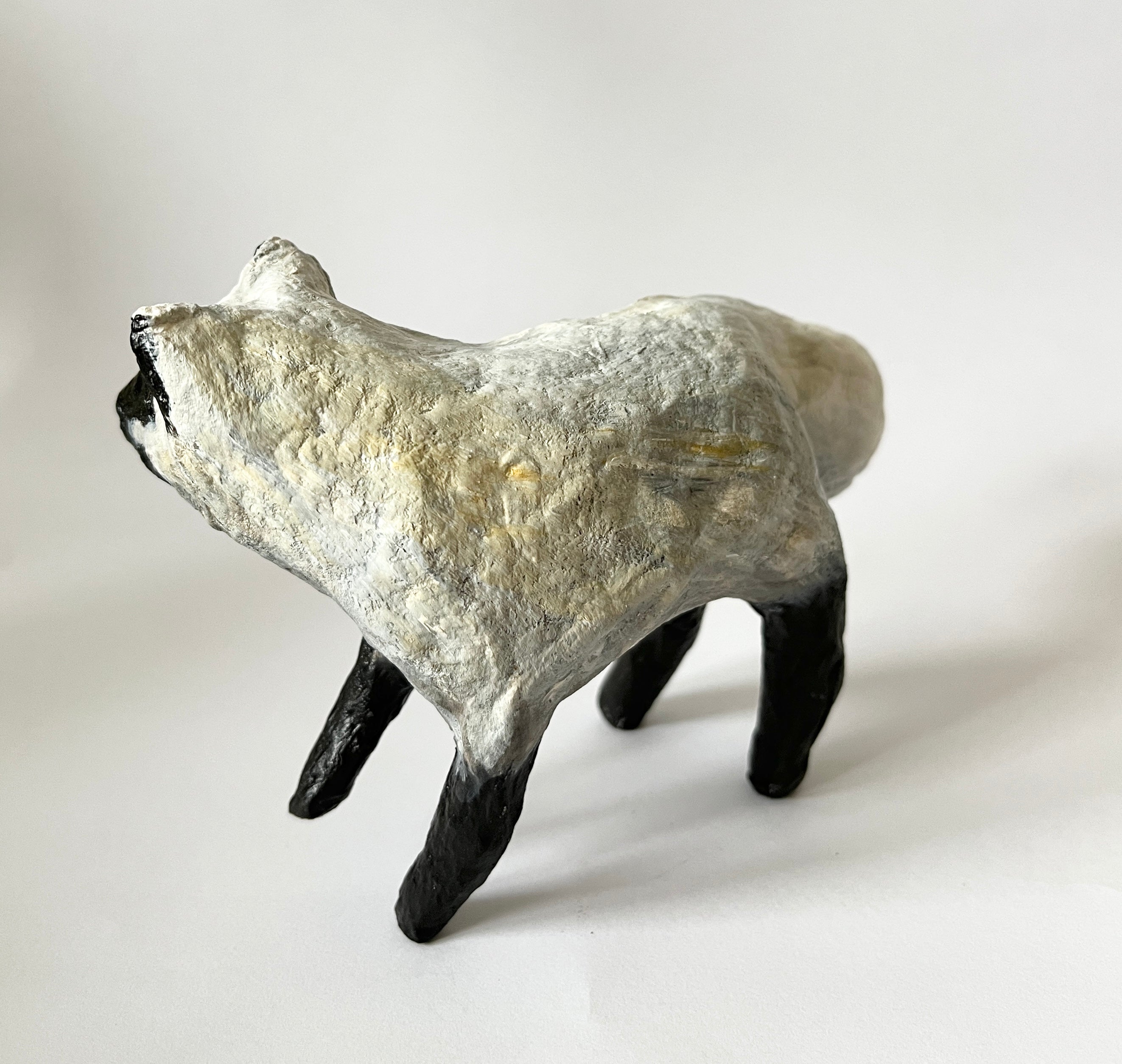 Fjällräv i pälsbyte - papier maché