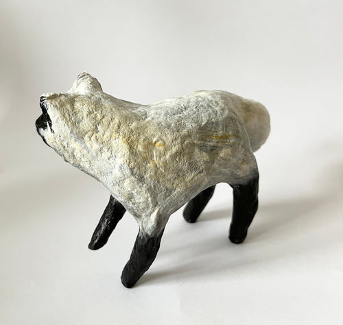 Fjällräv i pälsbyte - papier maché