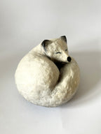 Fjällräv i vinterpäls - papier maché
