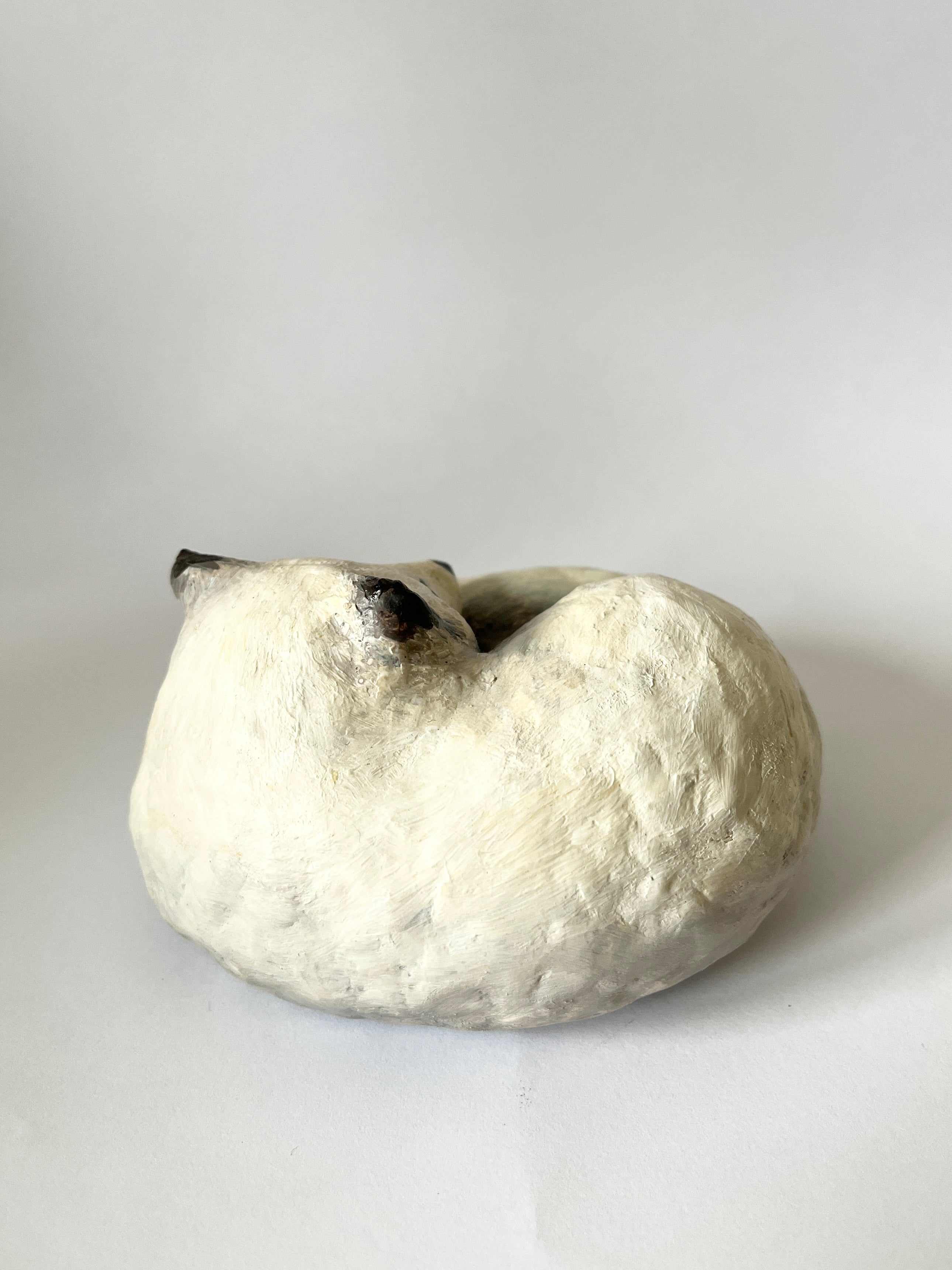 Fjällräv i vinterpäls - papier maché