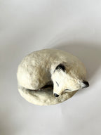 Fjällräv i vinterpäls - papier maché